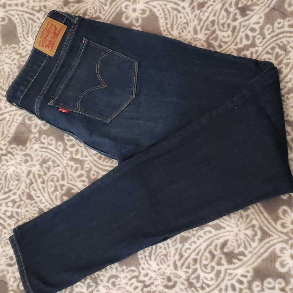 Levi 711 skinny jeans in size 30